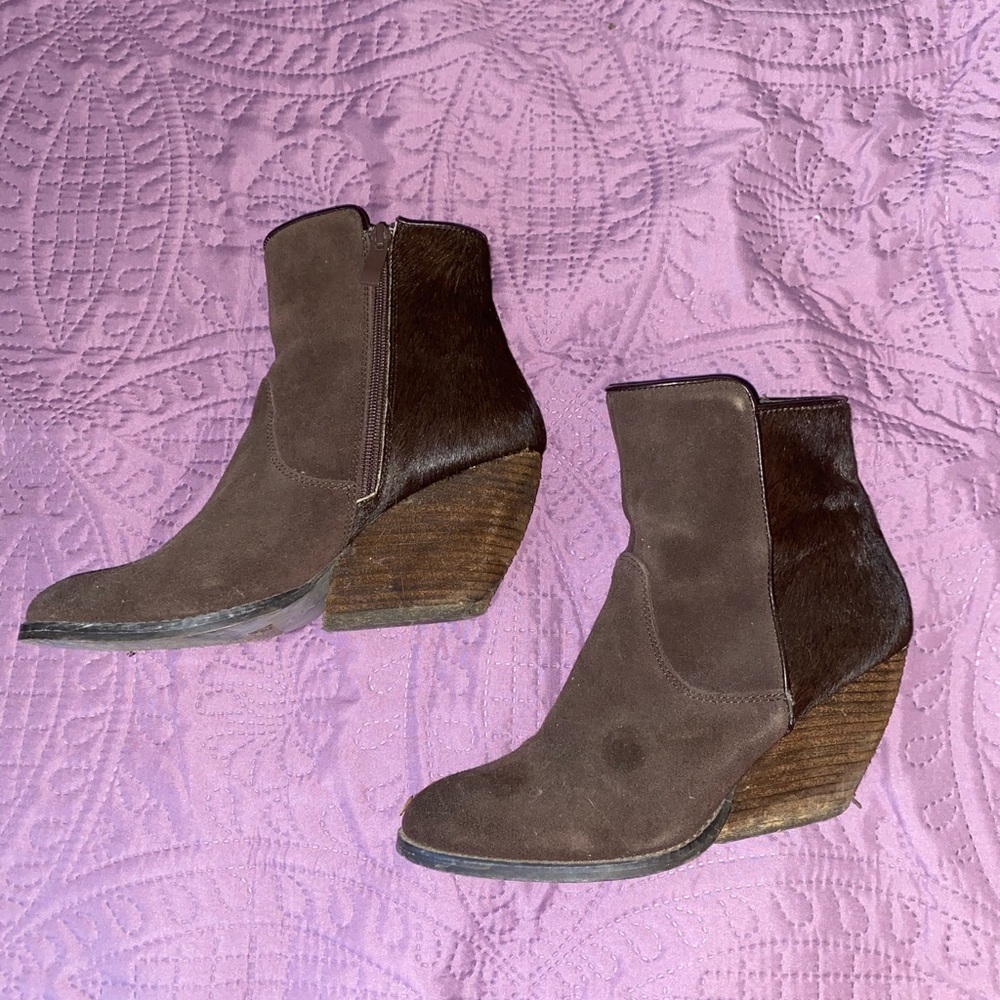 Pink Lily Ankle Boot Wedge Size 8 with horse like hair